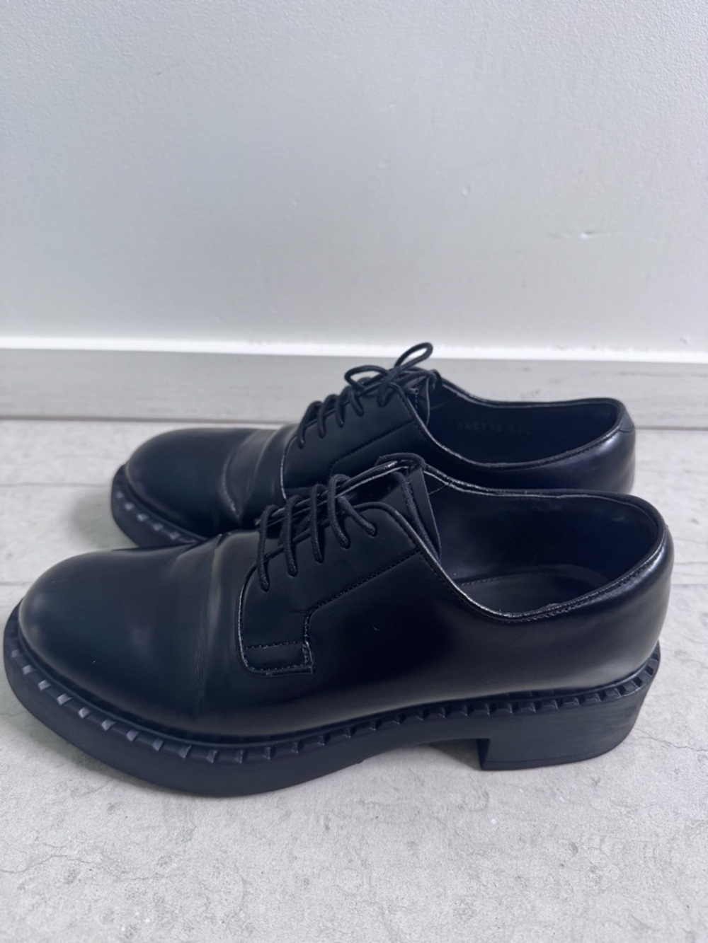 Prada Black Leather Derby Shoes size 36.5 with box - Picture 6 of 17